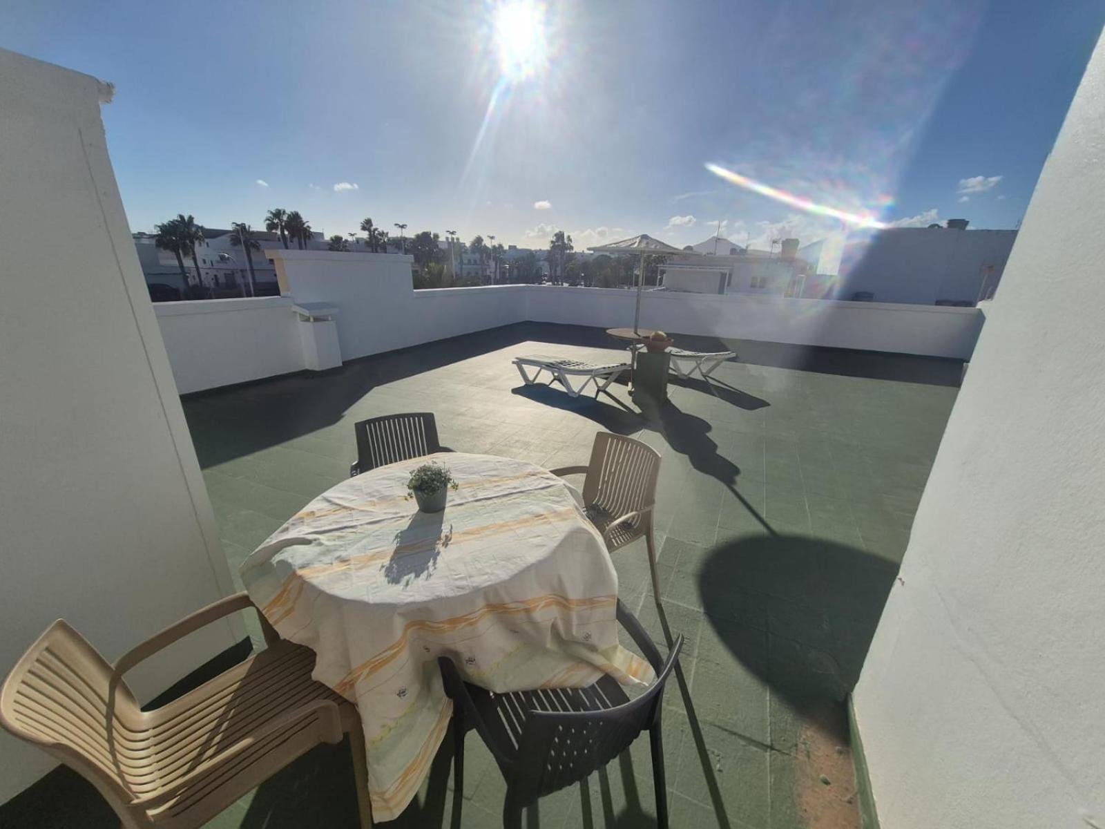 Suite Sunset In Lanzarote อาร์เรซิเฟ ภายนอก รูปภาพ
